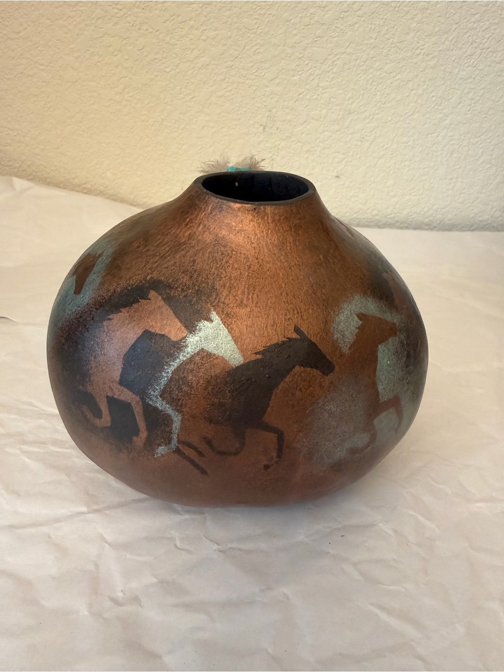 Galloping horses Handcrafted copper bronze Horse Motif Decorative Gourd Vase - Picture 4 of 10